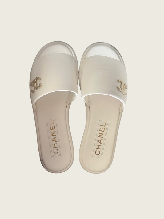 CHANEL Slides - WHITE 37.5 - Excellent Condition