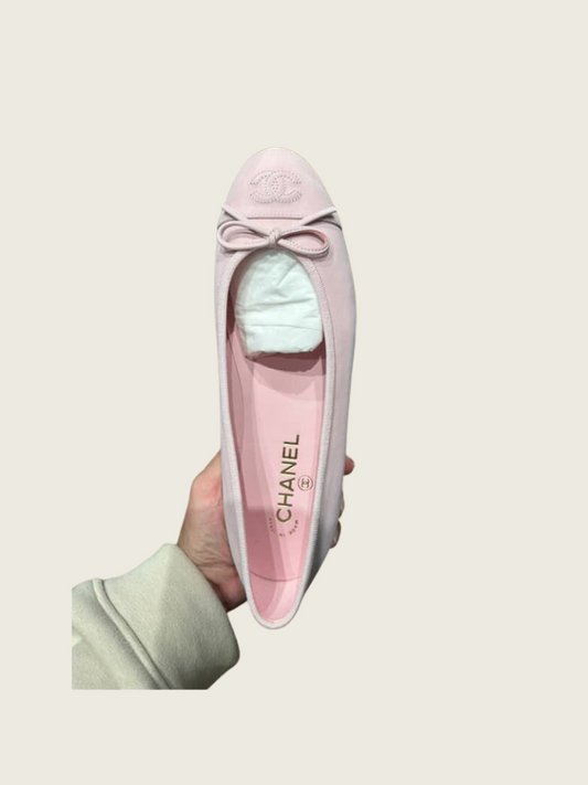 Chanel Pink Suede Ballerina’s - size 40 - excellent condition