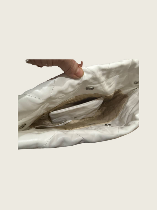 Chanel Small 22 - White - Excellent Condition