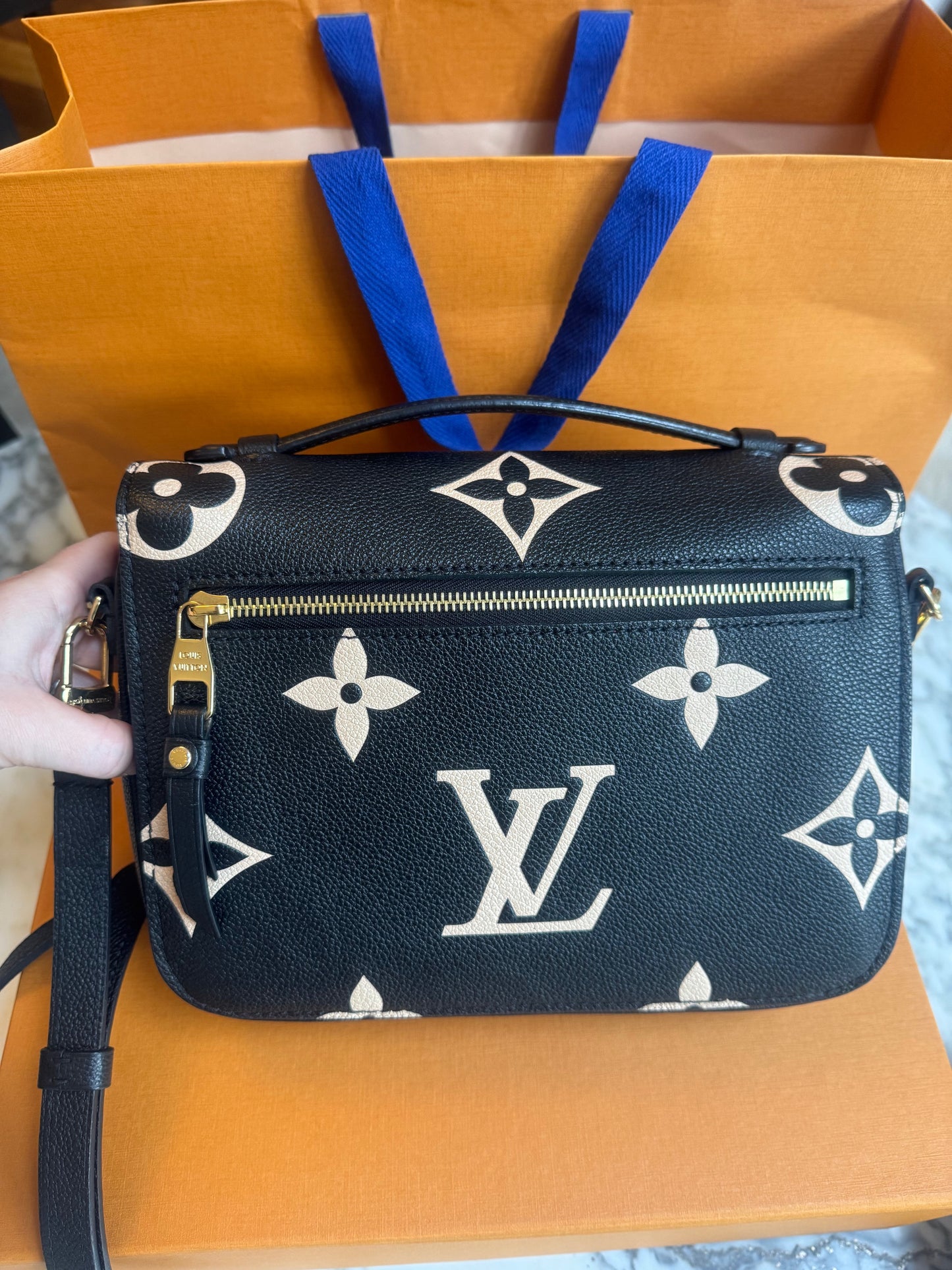 Louis Vuitton - Pochette Metis - EXCELLENT CONDITION image 1
