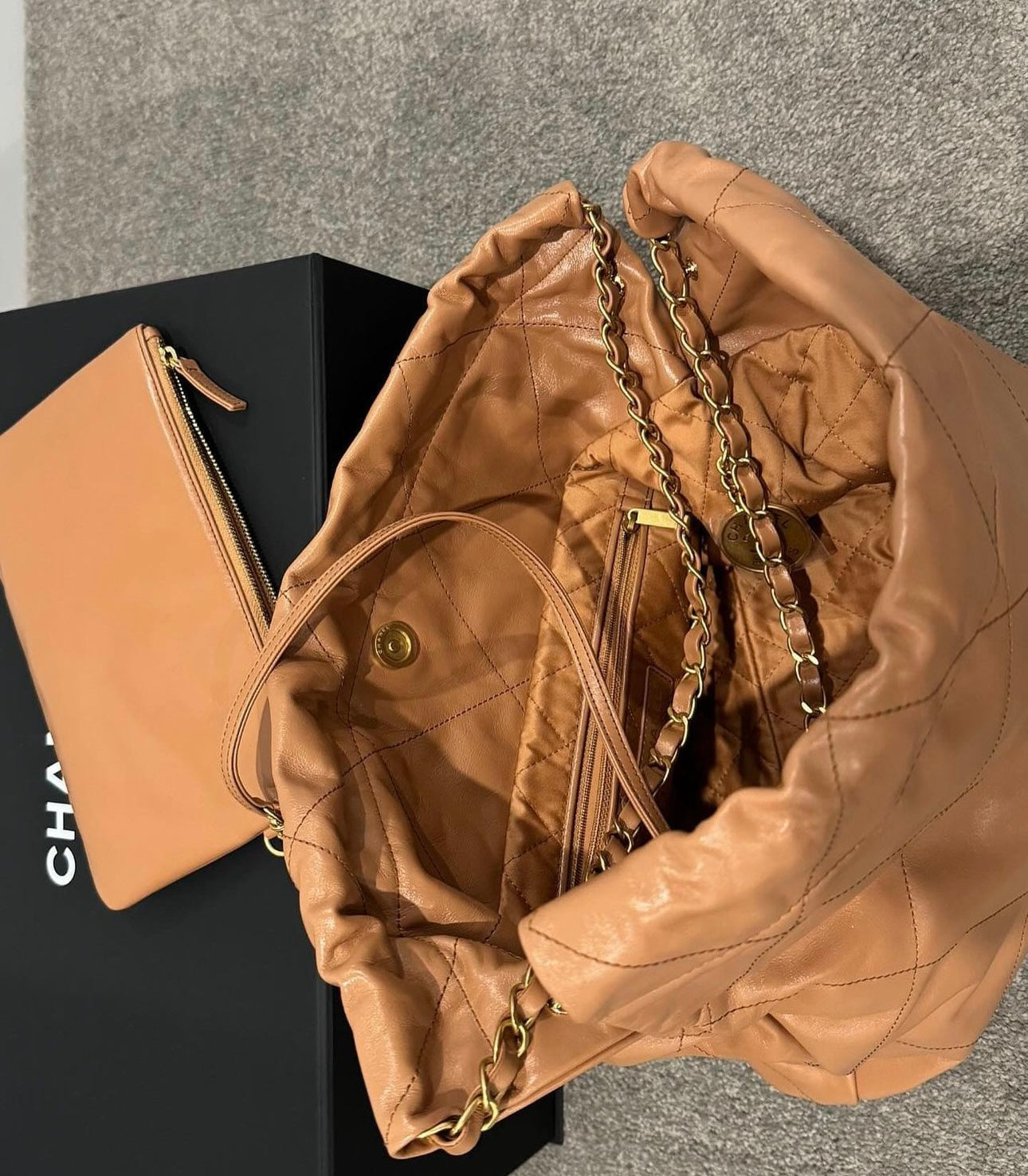 CHANEL 22 in Tan (Medium) image 4