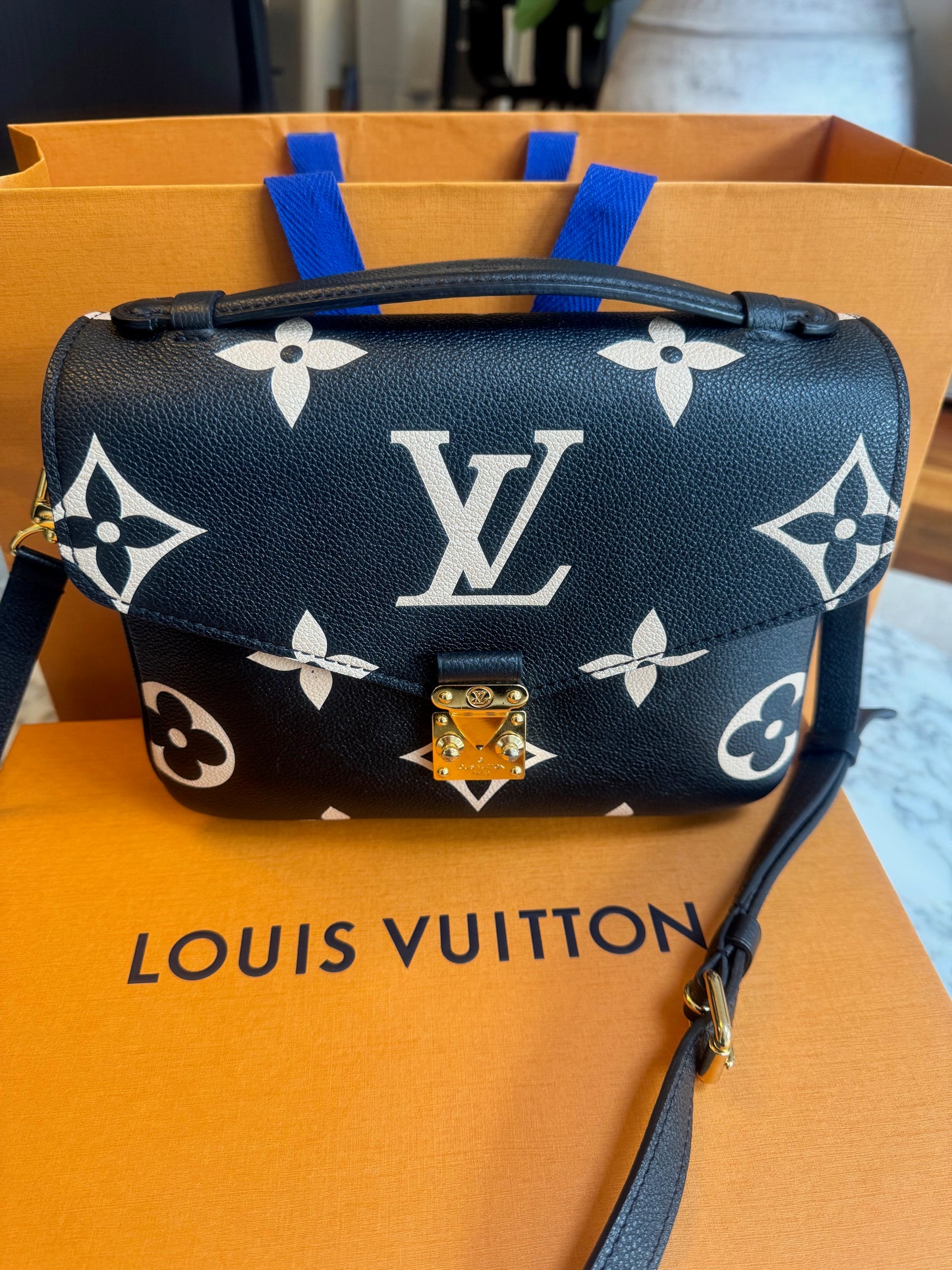 Louis Vuitton - Pochette Metis - EXCELLENT CONDITION image 6