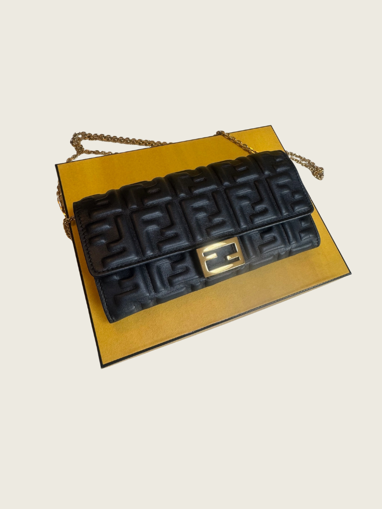 FENDI - Baguette Continental With Chain - Excellent Condition