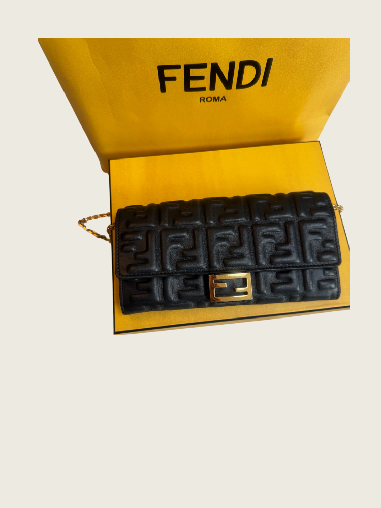 FENDI - Baguette Continental With Chain - Excellent Condition