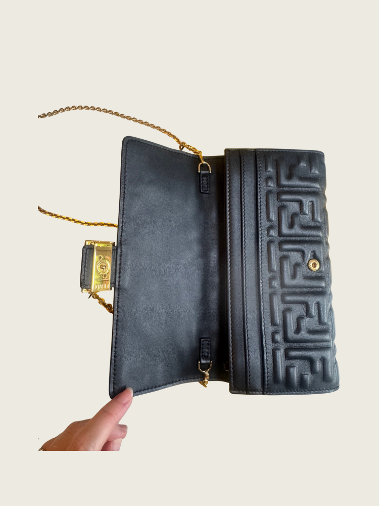 FENDI - Baguette Continental With Chain - Excellent Condition