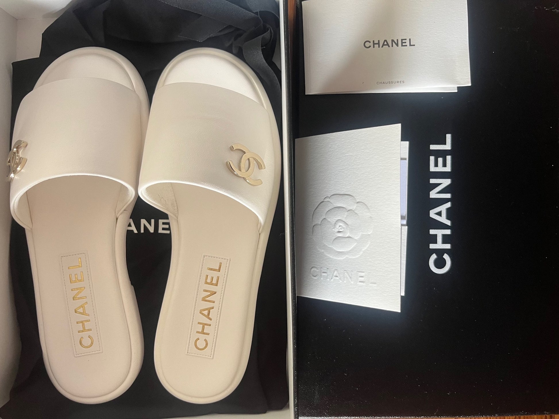CHANEL SLIDES - WHITE 37.5 image 2